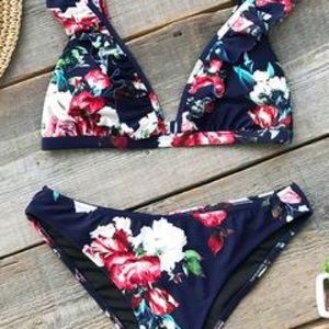 Cupshe ruffled 2 piece bathing suit